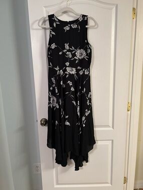 NWOT White House black market Floral Midi Dress with Handkerchief Hem